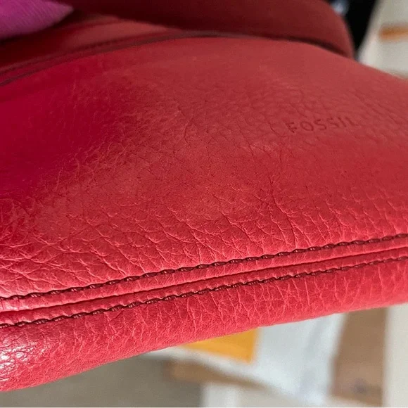 Fossil Coral Leather Crossbody Bag - Picture 13 of 15